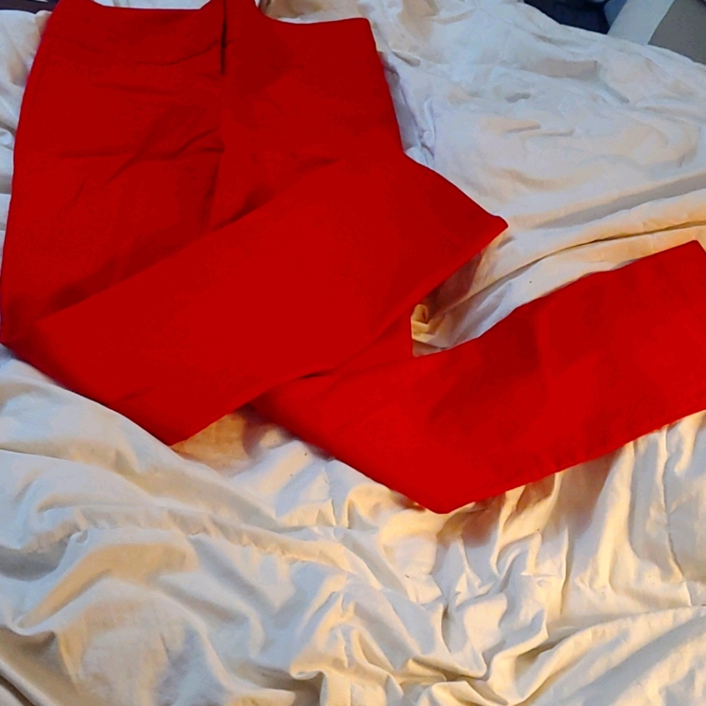 Red Pants Limited Exact Stretch